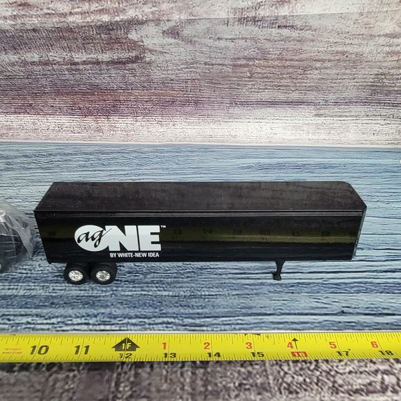 Vtg Ertl 1/64 scale Diecast AG ONE By White-New Idea semi tractor trailer black - Picture 10 of 12